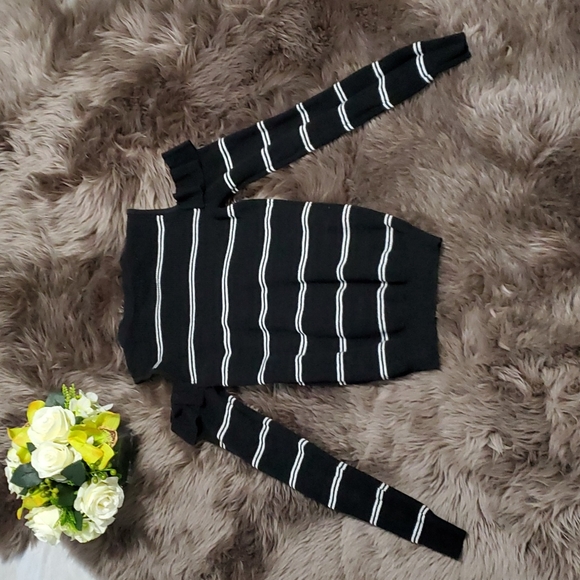 Black Stripe Cold Shoulder Sweater - Picture 4 of 5
